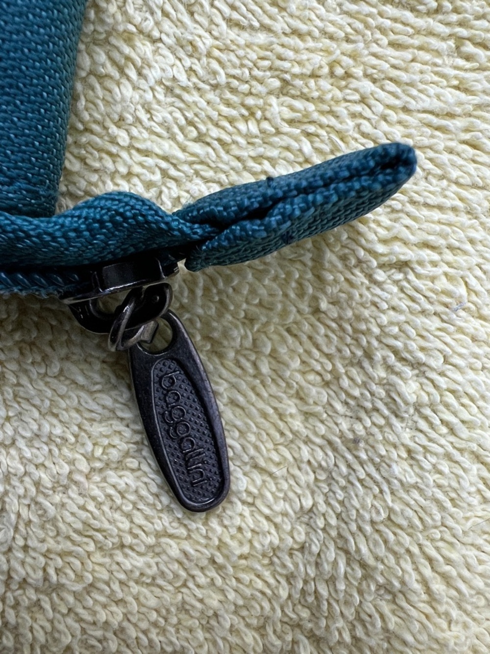 Baggallini Teal Green RFID Zip Wallet with Branded Pull - Picture 2 of 8